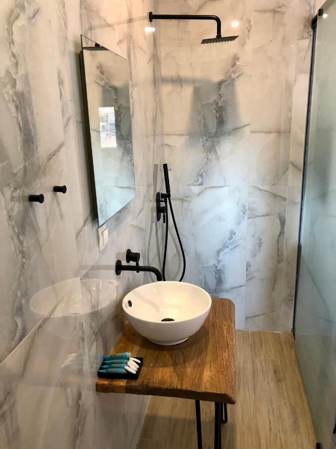 Athonite All Seasons Luxury Suites Ierissos Bagian luar foto