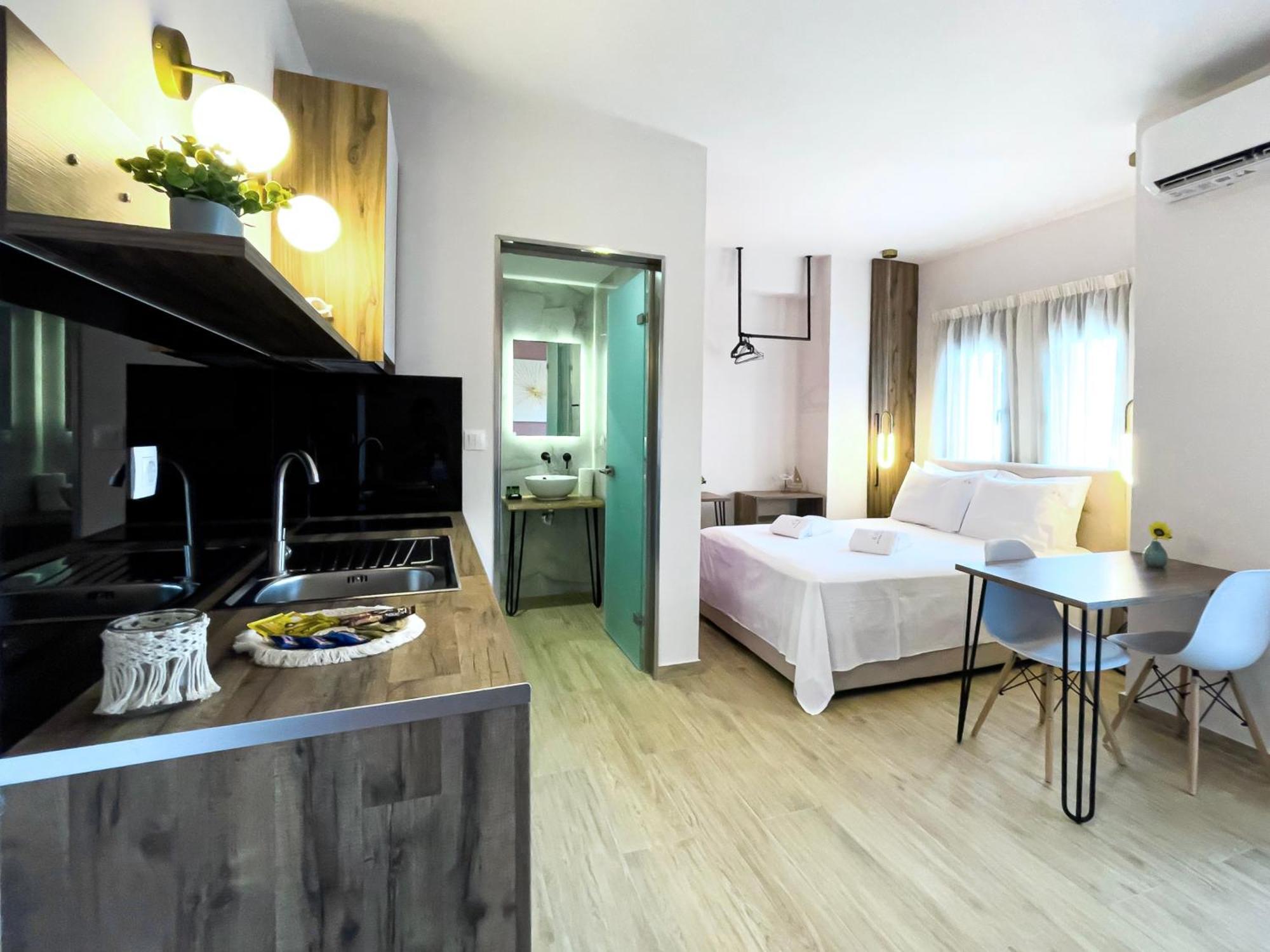 Athonite All Seasons Luxury Suites Ierissos Bagian luar foto