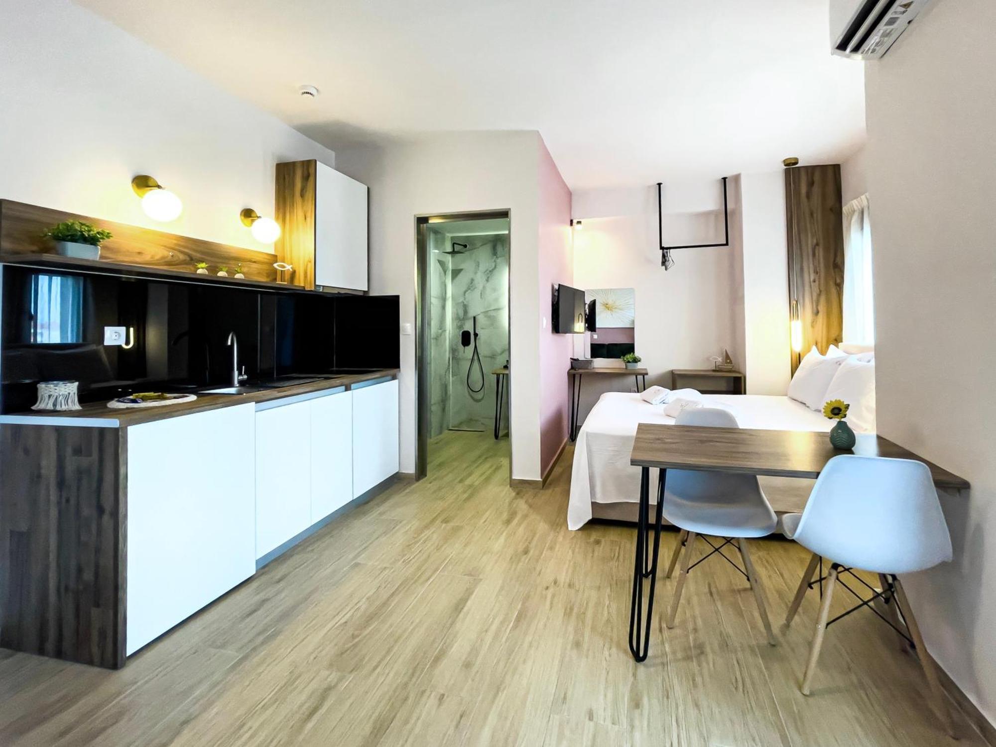 Athonite All Seasons Luxury Suites Ierissos Bagian luar foto