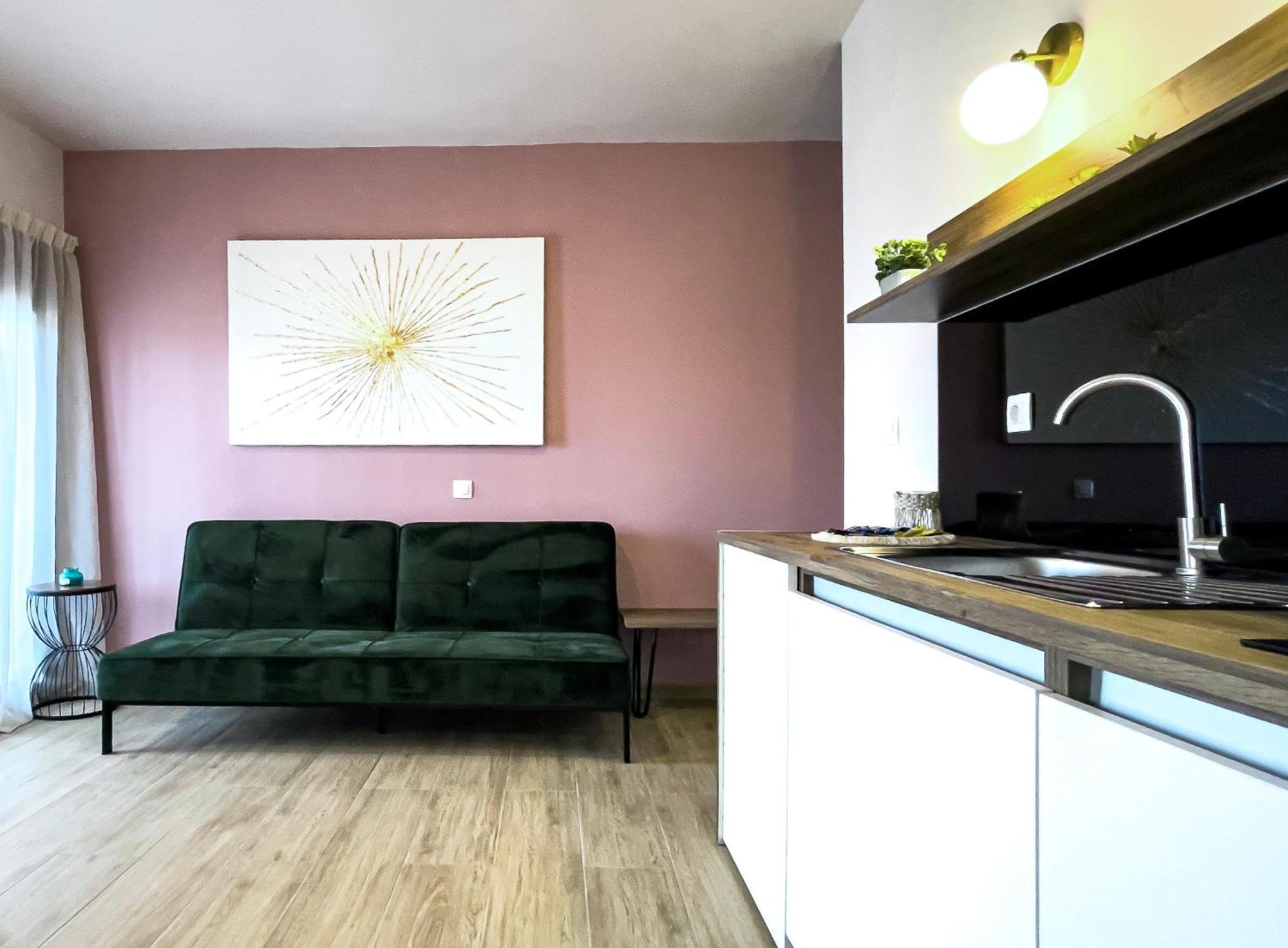 Athonite All Seasons Luxury Suites Ierissos Bagian luar foto
