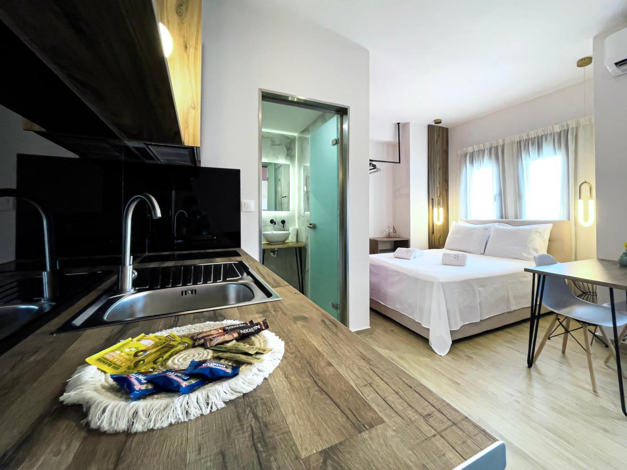 Athonite All Seasons Luxury Suites Ierissos Bagian luar foto