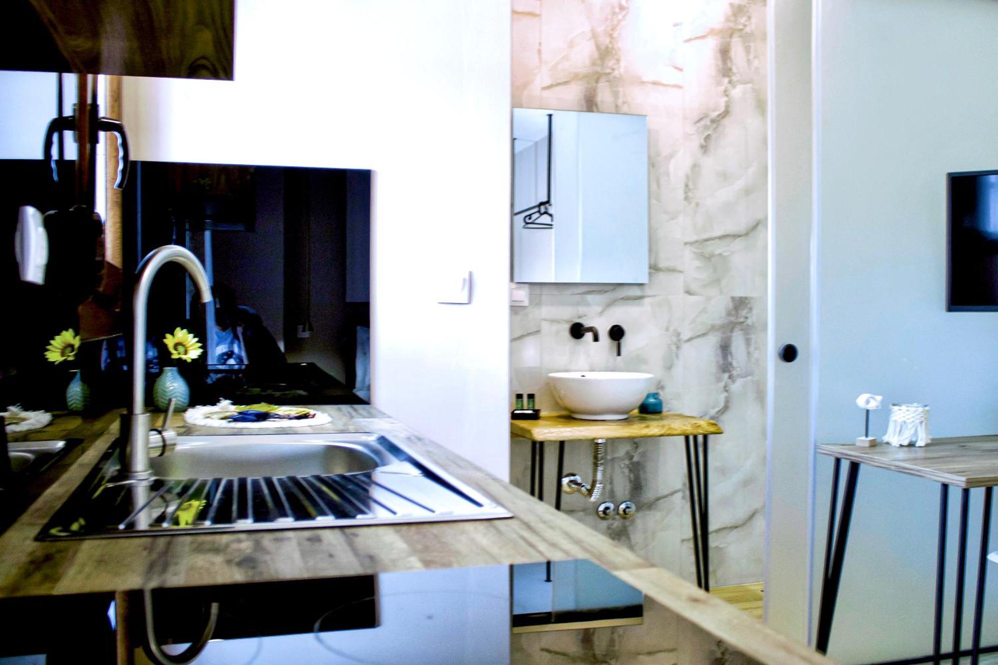 Athonite All Seasons Luxury Suites Ierissos Bagian luar foto
