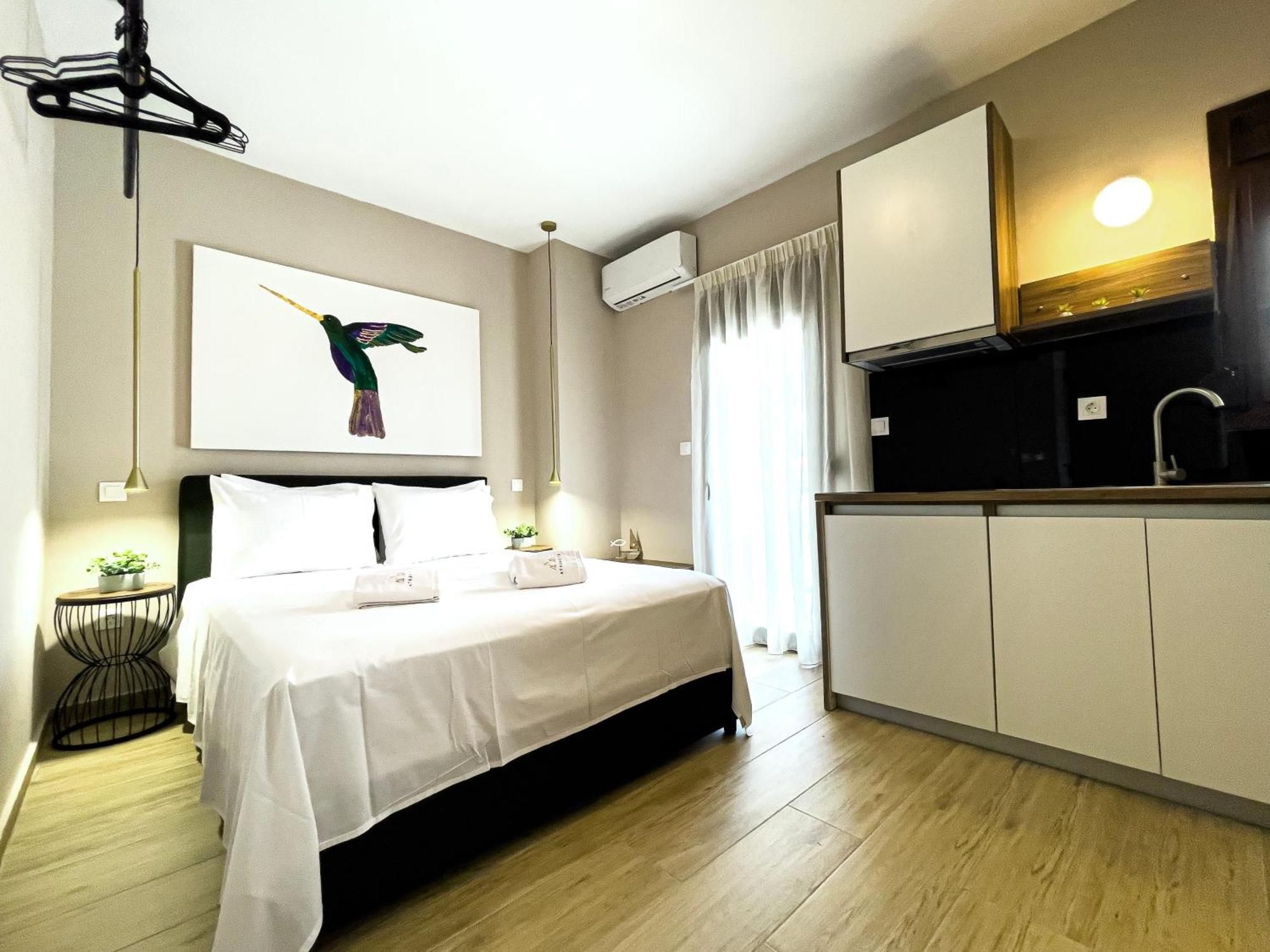 Athonite All Seasons Luxury Suites Ierissos Bagian luar foto